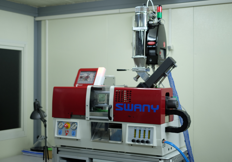 （有）スワニー